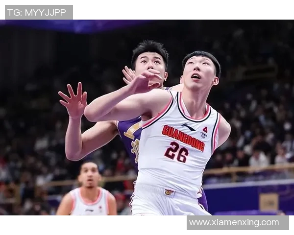 周琦在CBA比赛中表现出色，荣膺本赛季最有价值球员