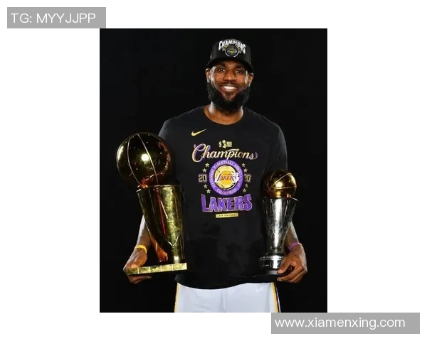 詹姆斯:我还没有退役的打算,想为湖人再夺一座总冠军奖杯 詹姆斯:我还没有退役的打算,想为湖人再夺一座总冠军奖杯